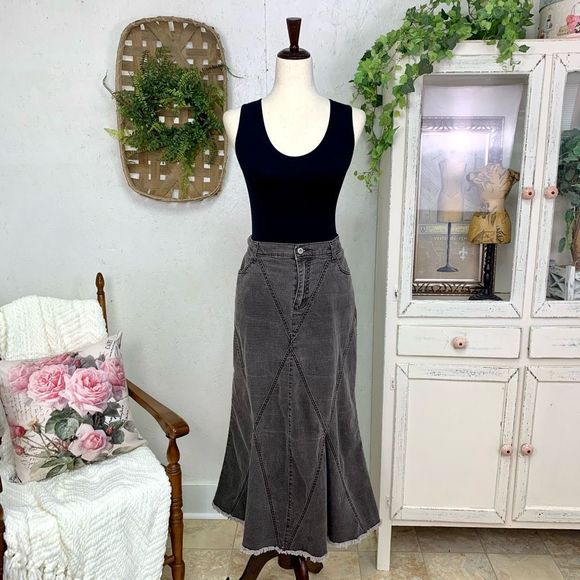 Ashley Stewart Dresses & Skirts - Ashley Stewart Vintage Flared Frayed Hem Gray Wash Denim Maxi Skirt